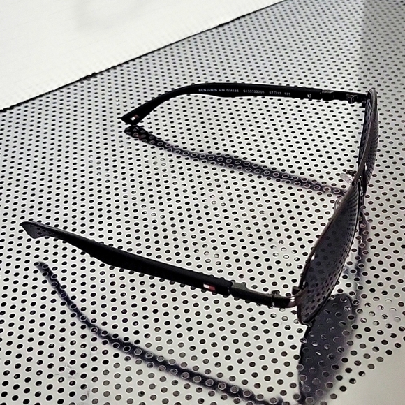 Tommy Hilfiger Benjamin Aviator Sunglasses Gunmetal And Black Frame Gray Tinted - Picture 4 of 5